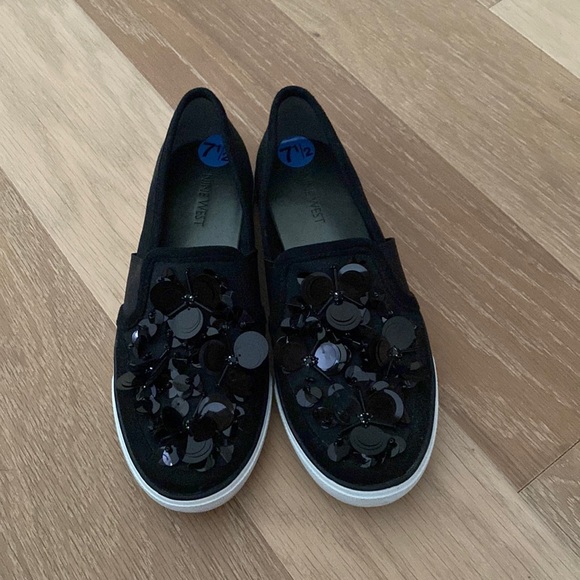 Super fun Nine West sequin beaded loafers size 7.5 - Picture 1 of 5